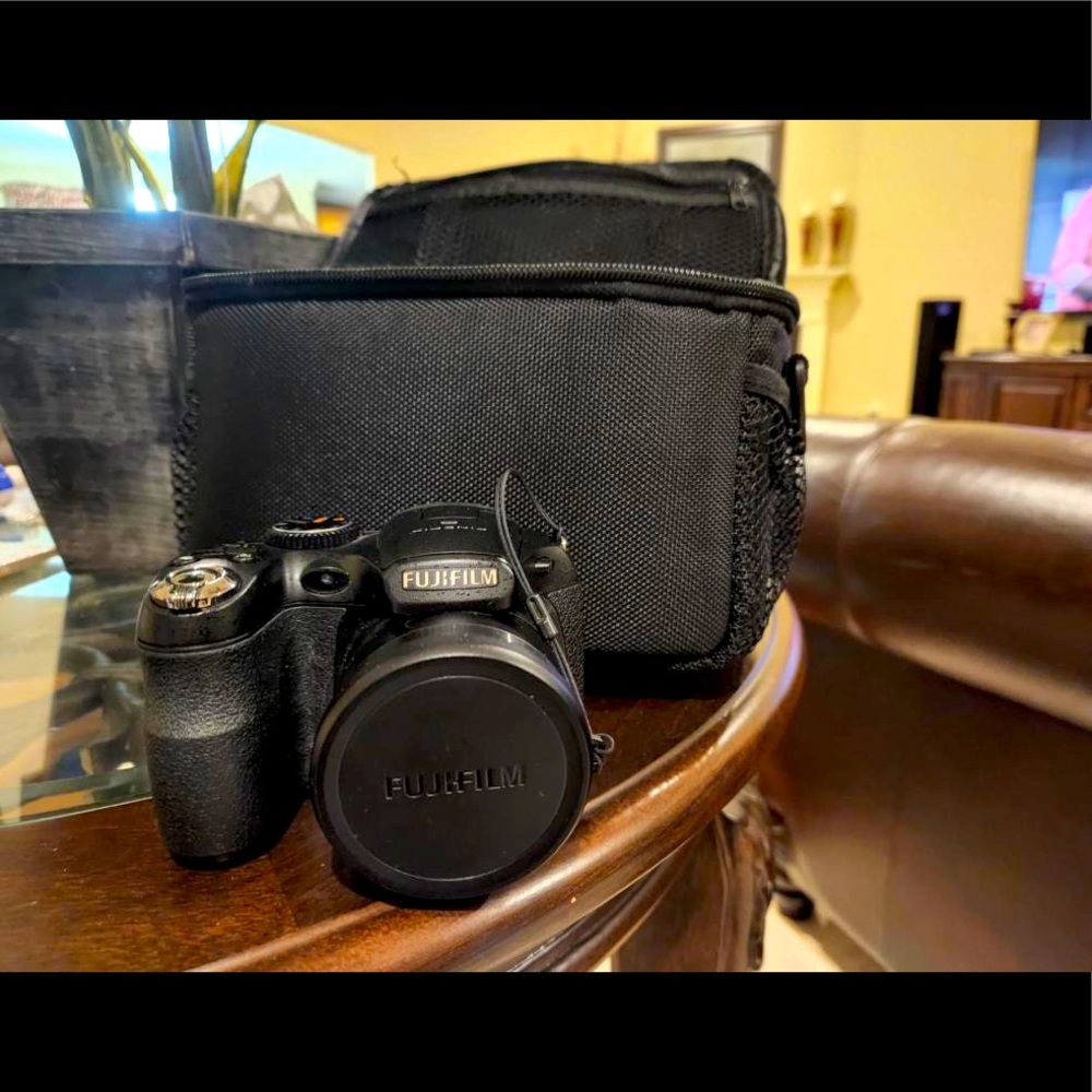 Fujifilm Finepix S Camera with Camera Bag